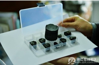 浙大突破性成果 新型石墨烯膜材料引領(lǐng)柔性導(dǎo)熱革命