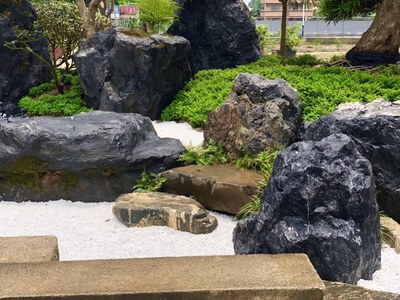 庭院景觀石——點綴草坪與庭院的藝術之選